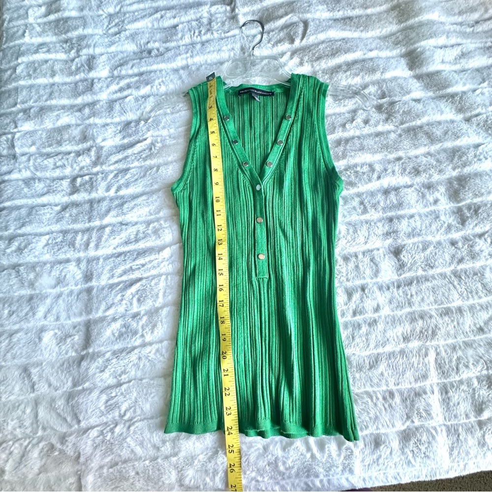 White House Black Market Green Sleeveless Ribbed V-Neck Tank w/Snap Accents. Med - Picture 7 of 9